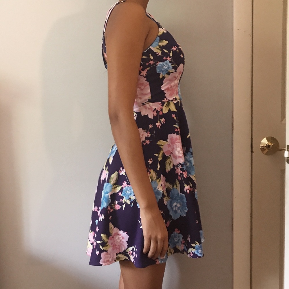 Dress - Picture 3 of 3